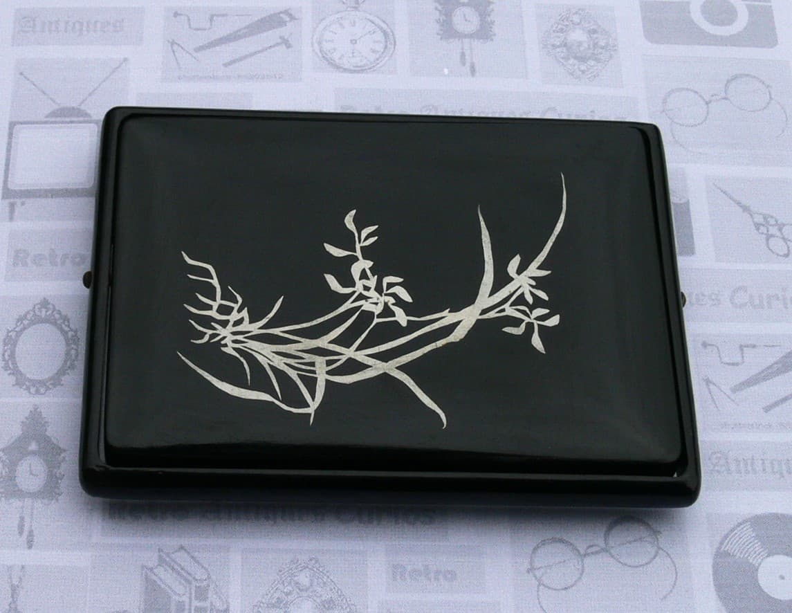 Vintage Chinese Lacquer Folding Cigarette/Card Case